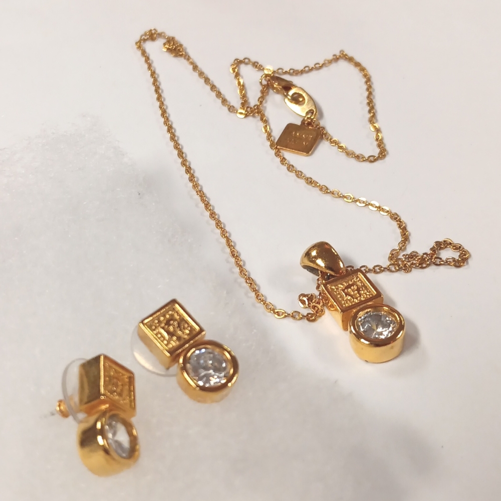 Signed AK Anne Klein lion logo stone pendant necklace & Earrings - Picture 3 of 6